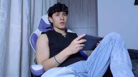 Snapshot of j_u_p_i_t_e_r chatting on 8, 10, 2025 Noah online show from 8, 10, 2025