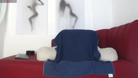    online show from 7, 4, 2026