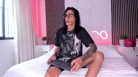 Snapshot of jackandrosse_ chatting on 4, 7, 2026 Jack Rosse online show from 4, 7, 2026