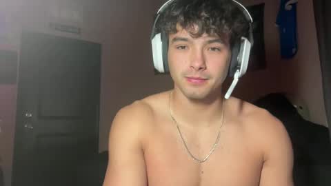 bigenoughtohug online show from 15, 2, 2026