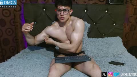 Jacke online show from 2, 1, 2025