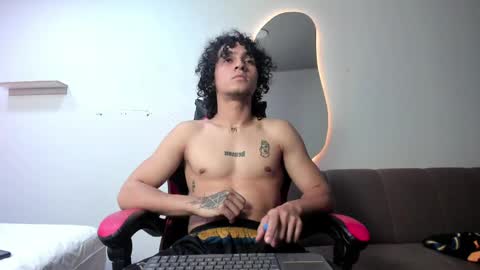 Snapshot of jackestaylor chatting on 10, 4, 2026 Jackes Taylor online show from 10, 4, 2026