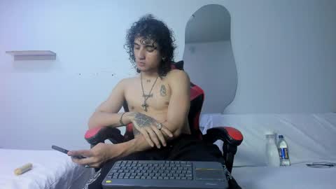 Snapshot of jackestaylor chatting on 27, 4, 2026 Jackes Taylor online show from 27, 4, 2026