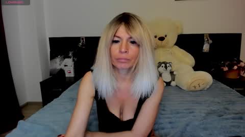 Snapshot of jacksallyevans chatting on 20, 11, 2025 sallyevans online show from 20, 11, 2025