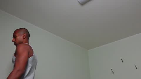 Snapshot of jackson_brownie chatting on 12, 10, 2025 Jacky online show from 12, 10, 2025