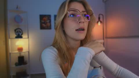 Snapshot of jacky_croft chatting on 26, 10, 2025 Linda Sofia help me get to 100 thumbs up online show from 26, 10, 2025