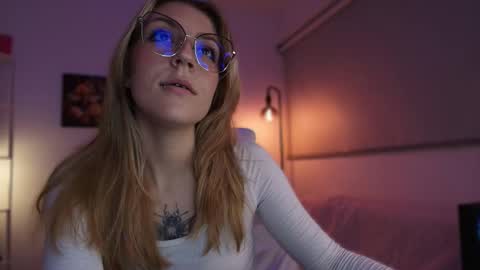 Snapshot of jacky_croft chatting on 10, 11, 2025 Linda Sofia help me get to 100 thumbs up online show from 10, 11, 2025