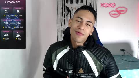 Snapshot of jacob_wolf_xxx chatting on 5, 10, 2025 jacob online show from 5, 10, 2025