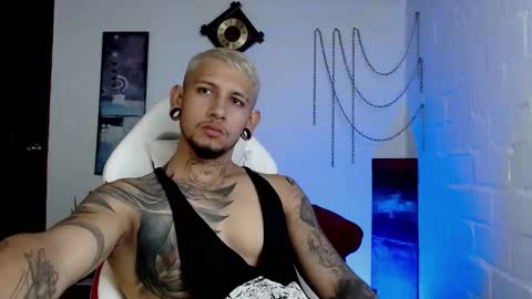 Michael Caicedo online show from 5, 3, 2025