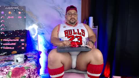 daddy sir master bear online show from 8, 4, 2026