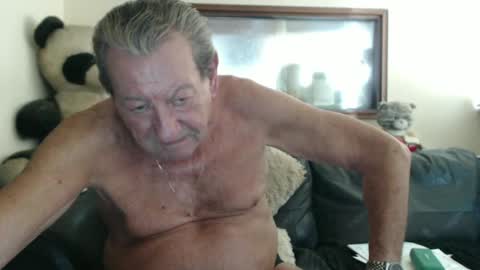 Snapshot of jacques_de_france chatting on 4, 3, 2025 Jacques online show from 4, 3, 2025