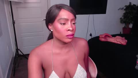 Snapshot of jade1677 chatting on 5, 11, 2025 Jade online show from 5, 11, 2025