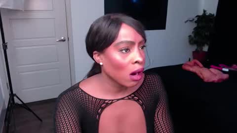 Snapshot of jade1677 chatting on 6, 11, 2025 Jade online show from 6, 11, 2025