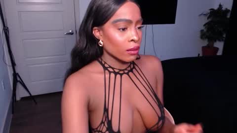 Snapshot of jade1677 chatting on 4, 12, 2025 Jade online show from 4, 12, 2025