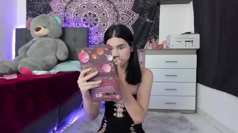   online show from 8, 2, 2025