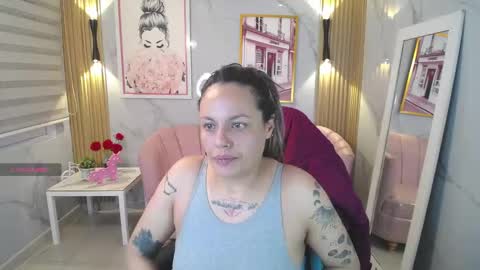 Snapshot of jade_jones_a chatting on 16, 12, 2025 Jade online show from 16, 12, 2025