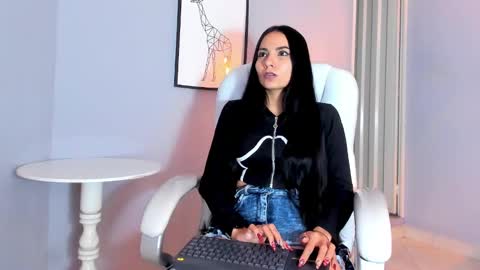 Snapshot of jade_scarllet chatting on 3, 12, 2024 karlla scarlet online show from 3, 12, 2024