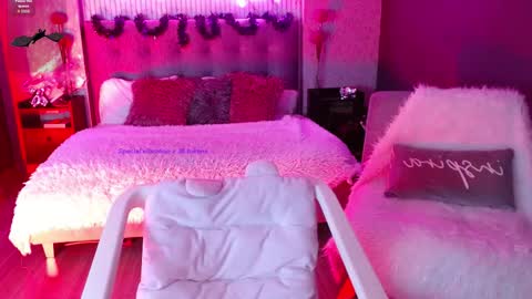 Snapshot of jade_storm_ chatting on 12, 10, 2025 JADE online show from 12, 10, 2025