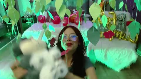 Snapshot of jade_storm_ chatting on 15, 10, 2025 JADE online show from 15, 10, 2025