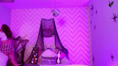 Snapshot of jade_storm_ chatting on 19, 10, 2025 JADE online show from 19, 10, 2025