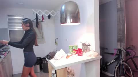 Snapshot of jade_ws chatting on 9, 11, 2025 Jade online show from 9, 11, 2025