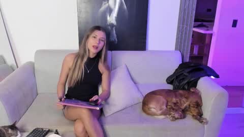 Snapshot of jade_ws chatting on 26, 11, 2025 Jade online show from 26, 11, 2025