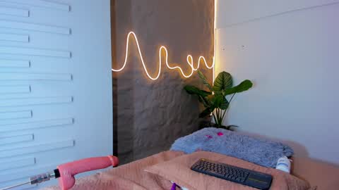 Snapshot of jadee__ chatting on 1, 2, 2025 jadee__ online show from 1, 2, 2025