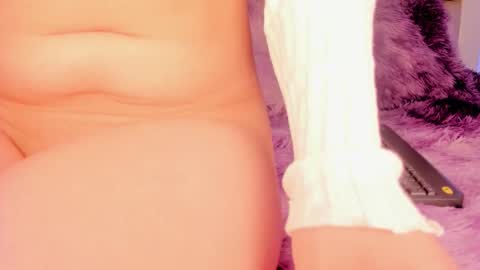 Snapshot of jadeestudios chatting on 4, 11, 2025 jadeestudios online show from 4, 11, 2025