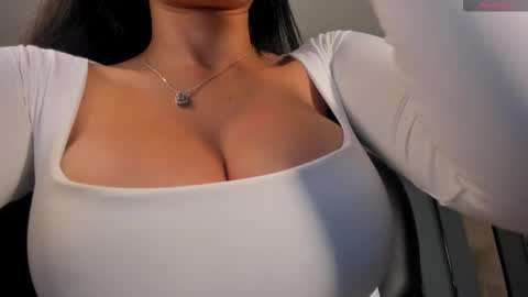 Snapshot of jadeevansx chatting on 1, 11, 2025 JADE EVANS online show from 1, 11, 2025