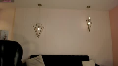 JADE EVANS online show from 21, 4, 2026