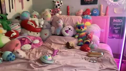 Jade Isabel online show from 10, 3, 2025