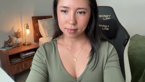 Jade Love online show from 21, 10, 2025