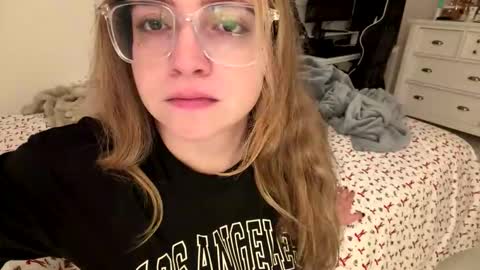 Snapshot of jademonroe0522 chatting on 6, 1, 2026 jademonroe0522 online show from 6, 1, 2026