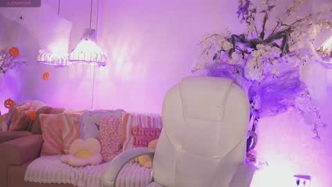 Snapshot of jadesummerr chatting on 17, 10, 2025 Jade Summer online show from 17, 10, 2025