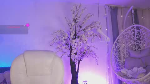 Jade Summer online show from 4, 2, 2026