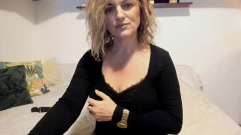 Snapshot of jadore_able82 chatting on 13, 2, 2025 elena online show from 13, 2, 2025