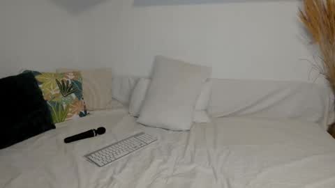 Snapshot of jadore_able82 chatting on 5, 2, 2026 elena online show from 5, 2, 2026