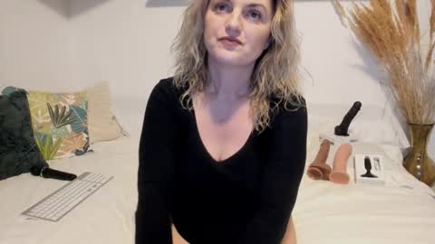 Snapshot of jadore_able82 chatting on 20, 2, 2026 elena online show from 20, 2, 2026