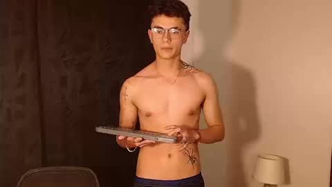 Snapshot of jaico_santos chatting on 8, 9, 2025 jaico_santos online show from 8, 9, 2025