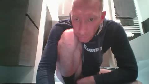 Snapshot of jak_81 chatting on 19, 12, 2025 jak_81 online show from 19, 12, 2025