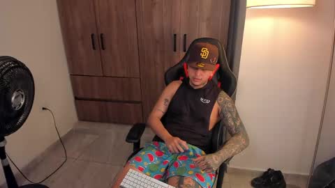 Snapshot of jake_pons chatting on 15, 5, 2026 Jake Pons online show from 15, 5, 2026