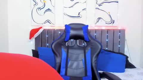 Snapshot of jake_shadow14 chatting on 27, 12, 2024 Hi guys im new 3 online show from 27, 12, 2024