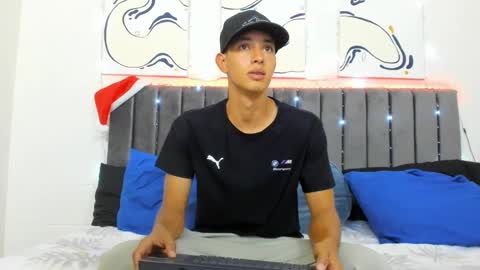 Snapshot of jake_shadow14 chatting on 8, 1, 2025 Hi guys im new 3 online show from 8, 1, 2025