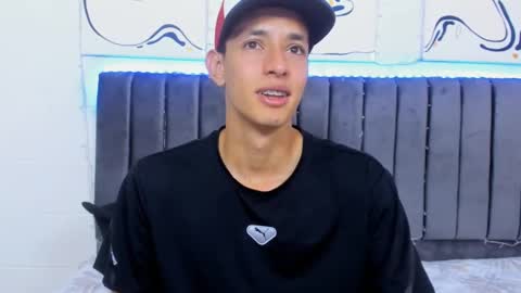 Snapshot of jake_shadow14 chatting on 12, 2, 2025 Hi guys im new 3 online show from 12, 2, 2025