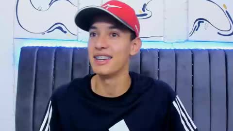 Snapshot of jake_shadow14 chatting on 14, 2, 2025 Hi guys im new 3 online show from 14, 2, 2025