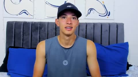 Snapshot of jake_shadow14 chatting on 24, 2, 2025 Hi guys im new 3 online show from 24, 2, 2025