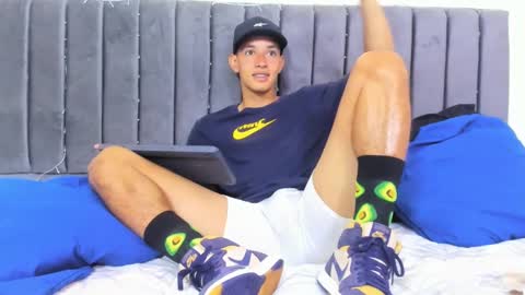 Snapshot of jake_shadow14 chatting on 25, 2, 2025 Hi guys im new 3 online show from 25, 2, 2025