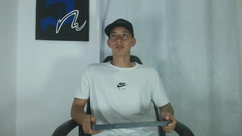 Snapshot of jake_shadow14 chatting on 28, 2, 2025 Hi guys im new 3 online show from 28, 2, 2025