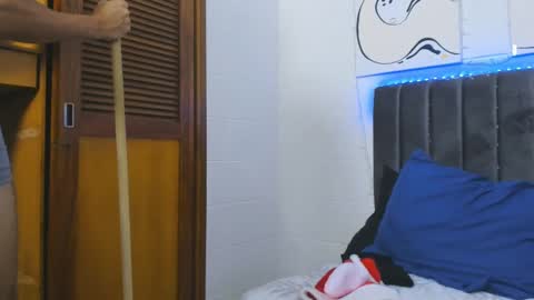 Snapshot of jake_shadow14 chatting on 4, 3, 2025 Hi guys im new 3 online show from 4, 3, 2025