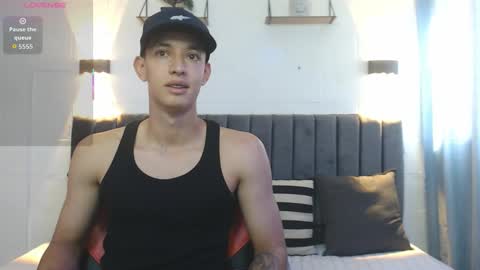 Snapshot of jake_shadow14 chatting on 23, 9, 2025 Hi guys im new 3 online show from 23, 9, 2025